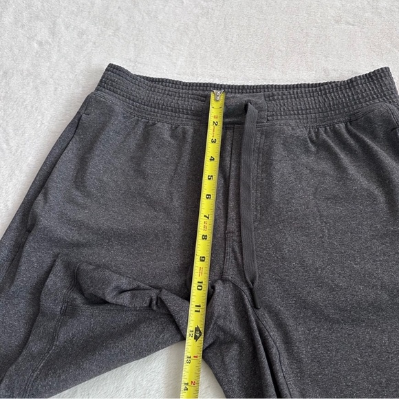 Lululemon Men's Grey Jersey 8" Inseam Drawstring Shorts Size L - Picture 6 of 9